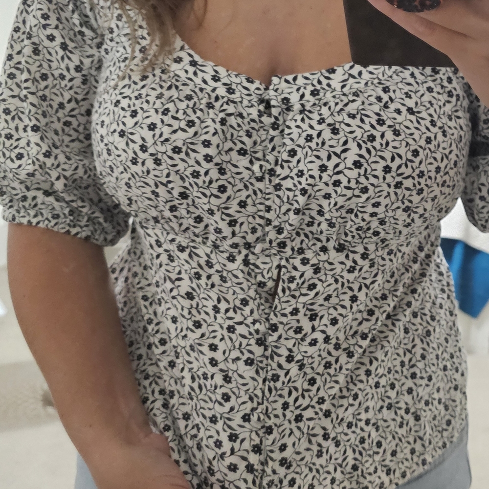 Old Navy Black and White Floral Blouse